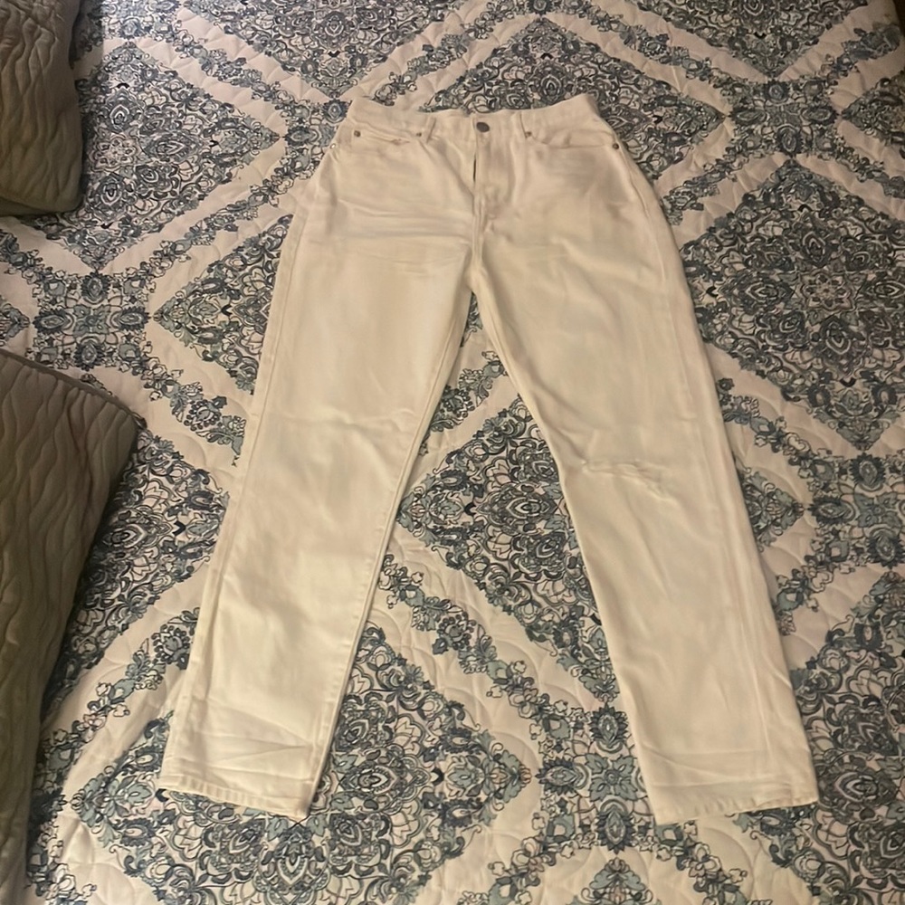 White high waisted boyfriends jeans